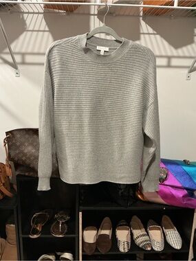 crown & ivy Light Gray Ribbed Crewneck Sweater